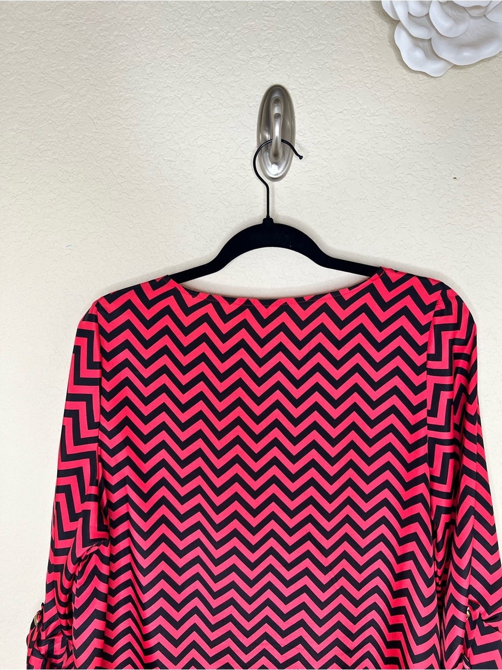 NTM: Texas Tech Red Raiders Bamboo Chevron Pink Black Blouse Roll Tab Large - Picture 10 of 13